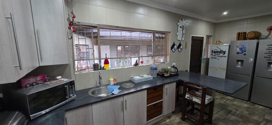 3 Bedroom Property for Sale in Flamwood North West